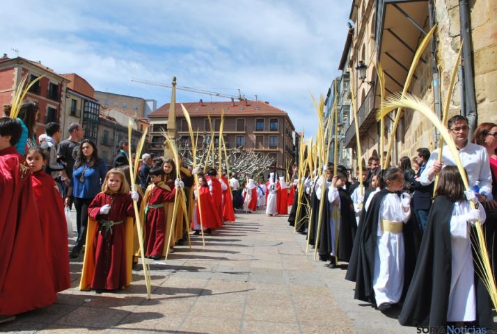 Una imagen de la multitudinaria procesión de la Borriquilla. / SN