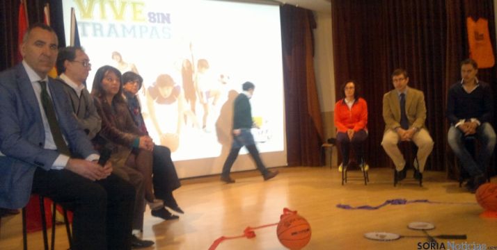 La presentación del programa Vive sin trampas este jueves en el Sagrado Corazón. 