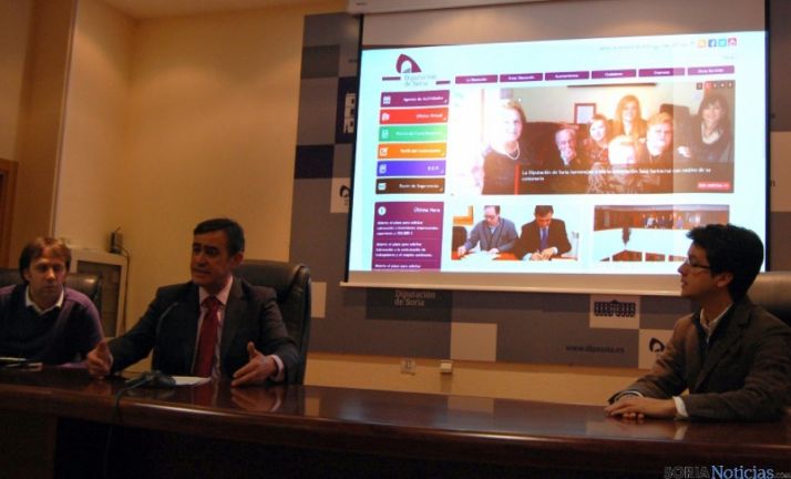 Martínez (izda.), Pardo y Cabezón en la presentación de la web este jueves. / Dip. 