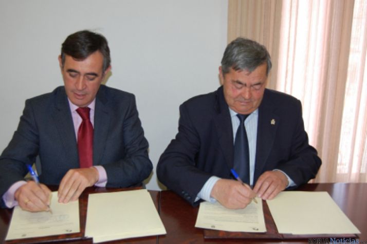 Firma convenio Diputación en Quintana Redonda