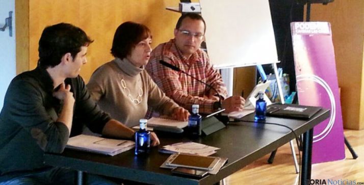 Responsables de Podemos en el encuentro sobre Sanidad