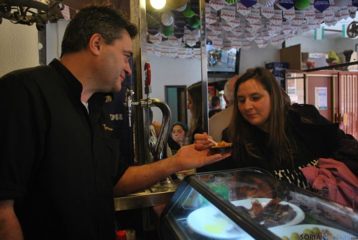 Ambiente festivo en el barrio del Calaverón. / SN
