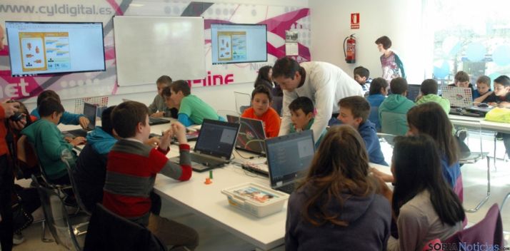 Alumnos del CEIP Las Pedrizas en el Espacio CyL en Soria. / Jta.