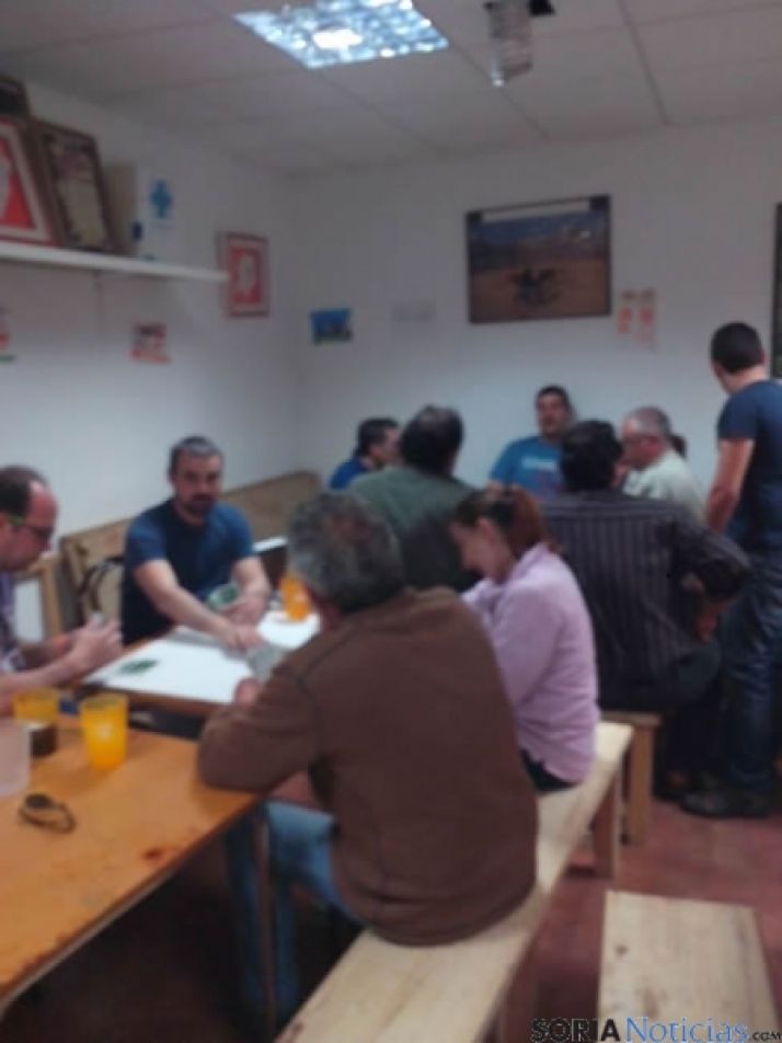 Juegos populares y campeonato de poker