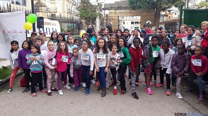 Algunos participantes en la carrera. / DOS