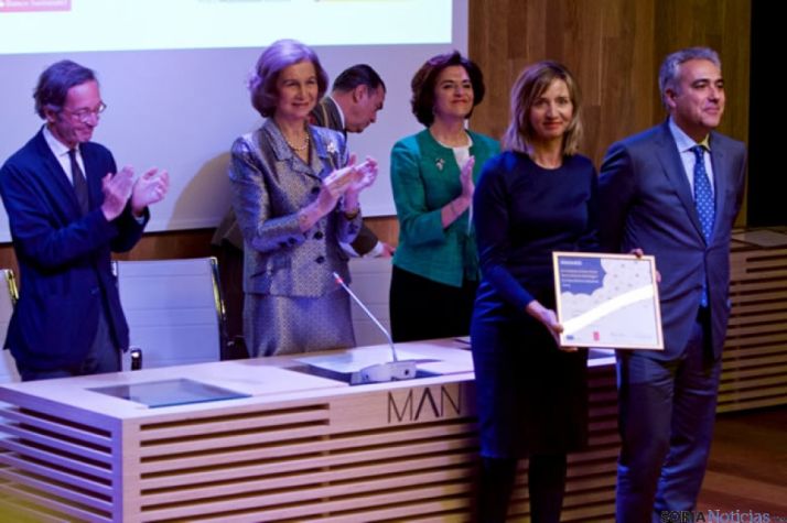 La consejera recibe el premio de Doña Sofía