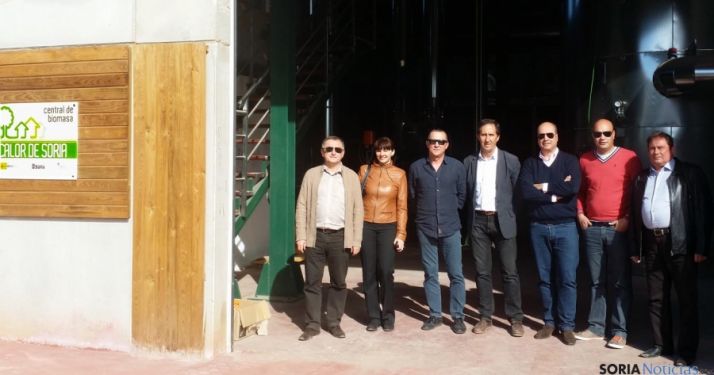 Ucranianos y portugueses en la central de Rebi en Soria.