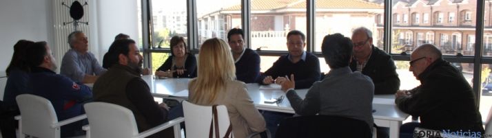 Reunión con la agrupación vecinal de Santa Bárbara.
