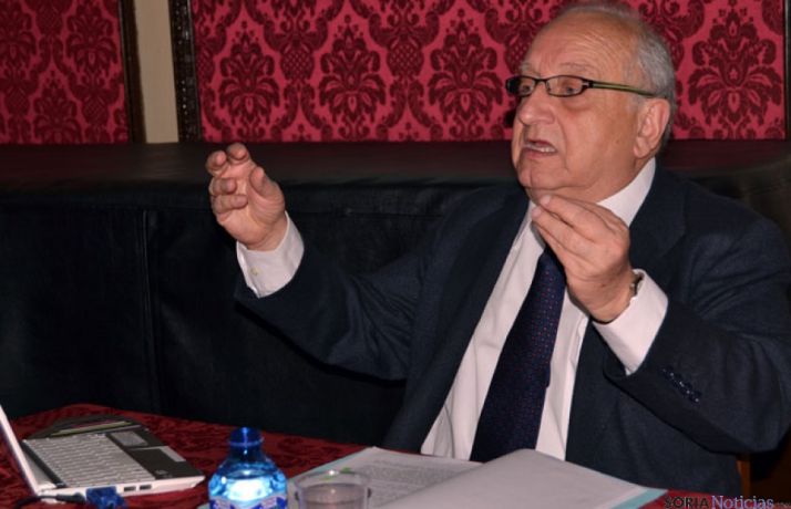 Julián Oller recuerda la historia aeronáutica de Soria