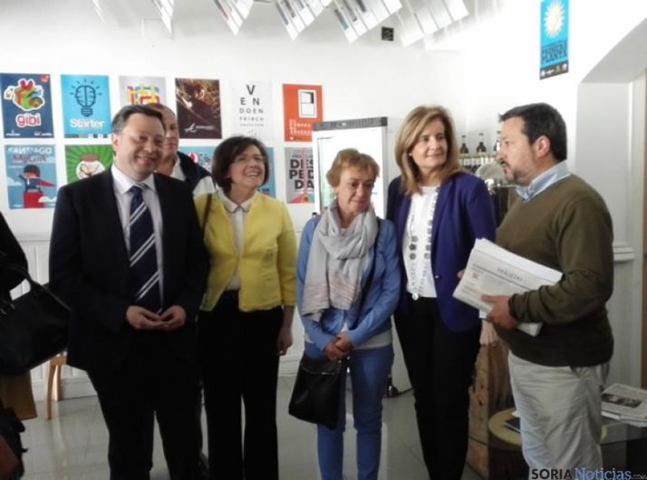 Fátima Báñez visitando El Hueco