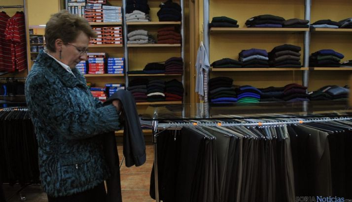 Montserrat Martínez, en la maratón de compras./SN