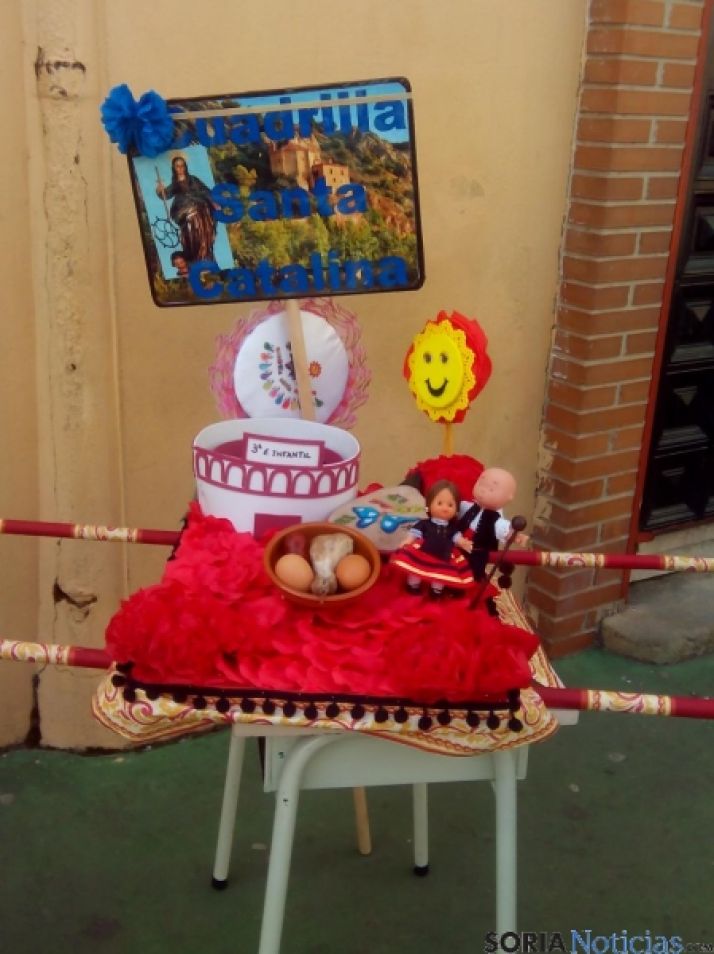 Los alumnos del San José celebran su particular Domingo de Calderas