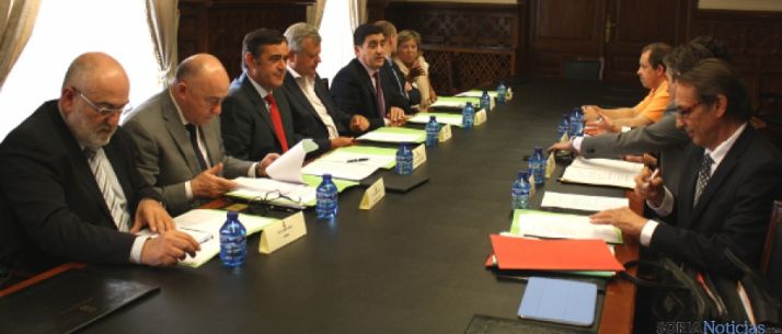 Consejo de Norma reunido hoy.