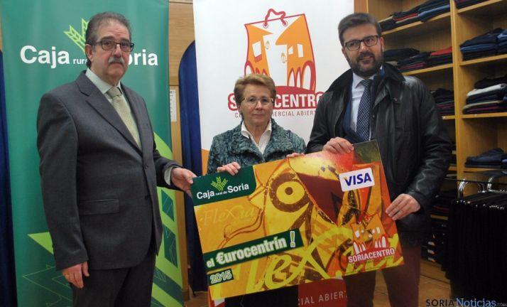 Martínez, entre Muñoz (izda.) y Munilla. / SN