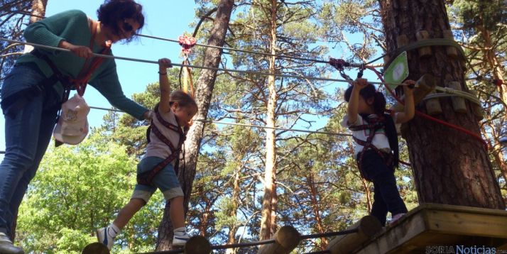Niños en el parque Vinuesa Aventura. / SN