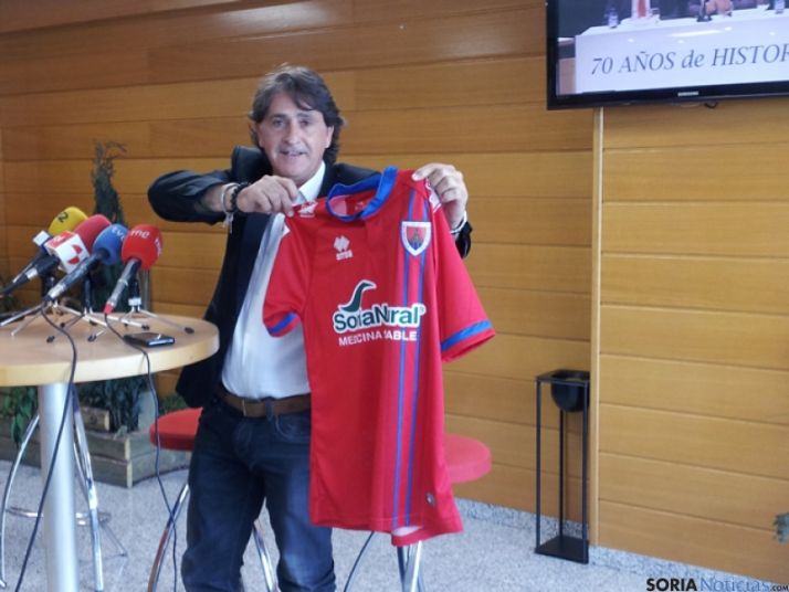 Raúl Ruiz presentando la campaña