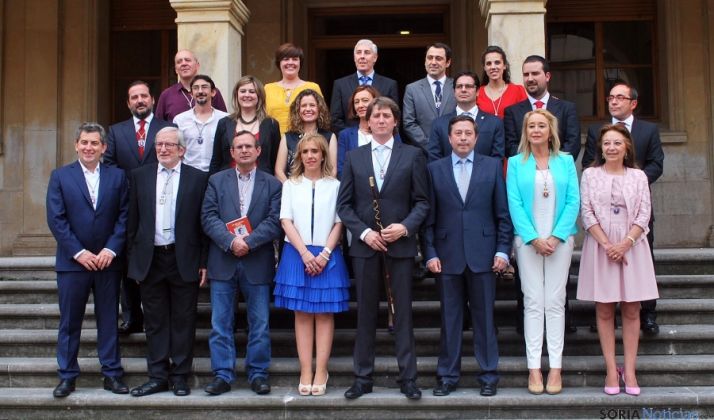 Foto de familia del Consistorio soriano para esta legislatura. / SN