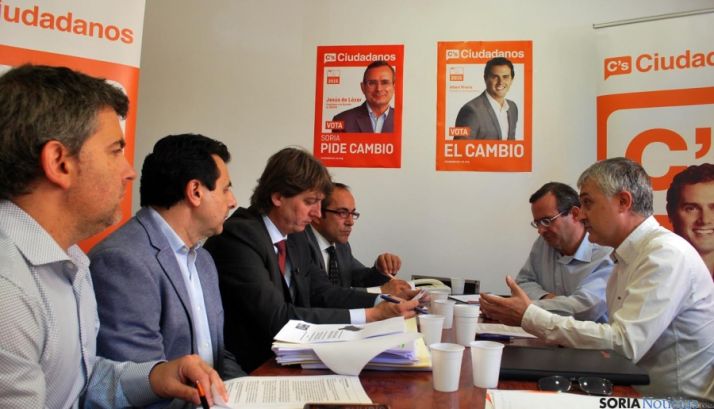 Reunión entre C´s y el PSOE la semana pasada. / SN