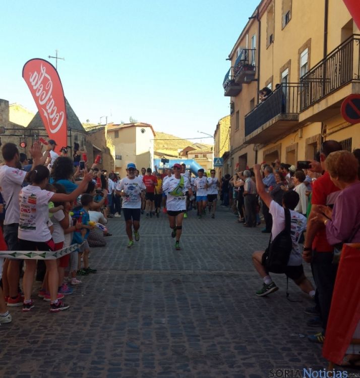 La llegada de los corredores a la meta.