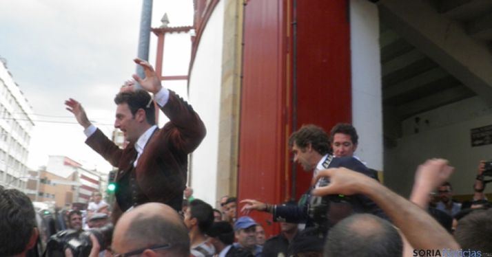 Pablo Hermoso, Andy Cartagena y Leonardo Hernández por la Puerta Grande