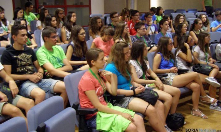 Los alumnos, en las instalaciones del centro. 
