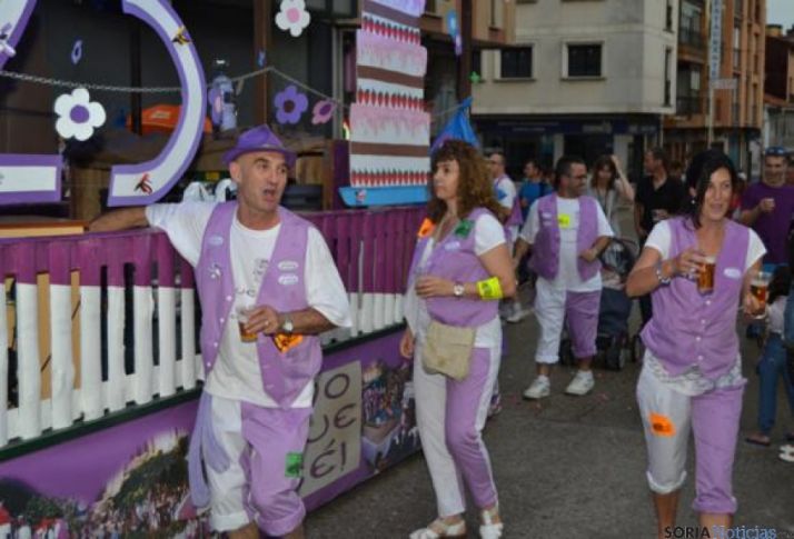 Tres peñas se reparten el momento pregón desde la Consistorial de San Leonardo