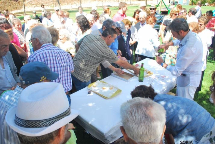 Los vecinos, en Santa Clara este sábado. / SN
