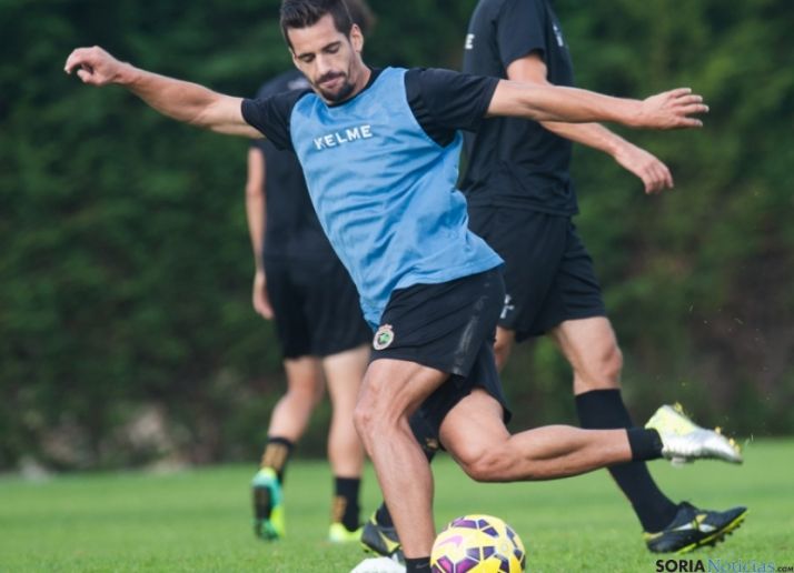 Orfila entrenando en el Rácing. / R Santander