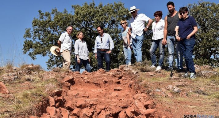 Visita institucional al yacimiento. / Jta.