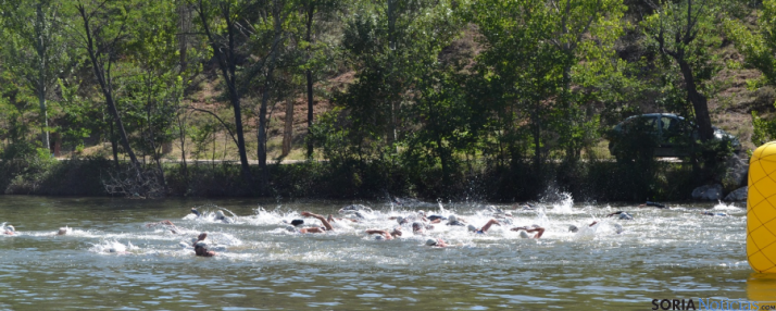 Inicio de la competición en las aguas del río Duero. SN