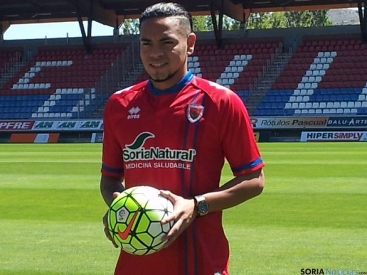 Alex Callens como nuevo jugador del Numancia