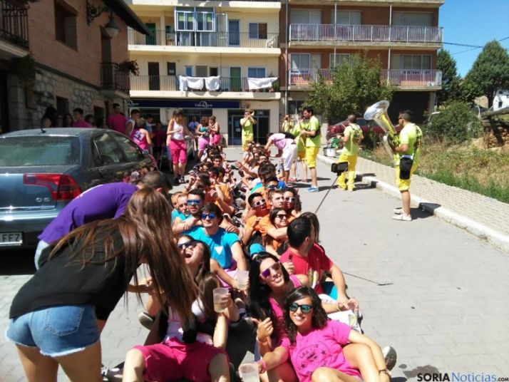 Jornada festiva en Pinares.