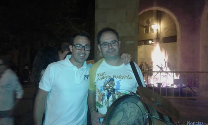 Sorianos participando en la hoguera de San Lorenzo