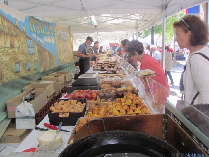 Los puestos alimenticios esta mañana. SN