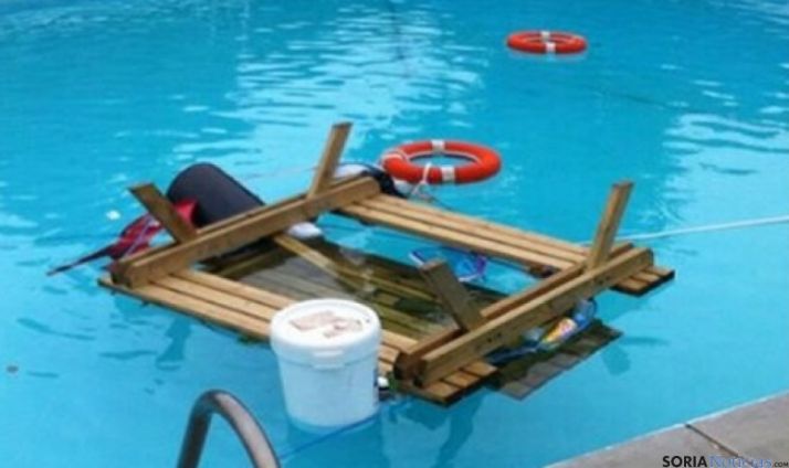 Material lanzado a la piscina/Ayto Ágreda