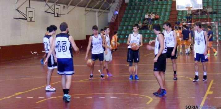 Los jóvenes, en su presencia en Logroño.