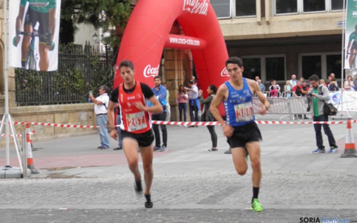Dani Mateo en 5K y David Bacuñana en 10K, vencedores de la Carrera Popular Abel Antón