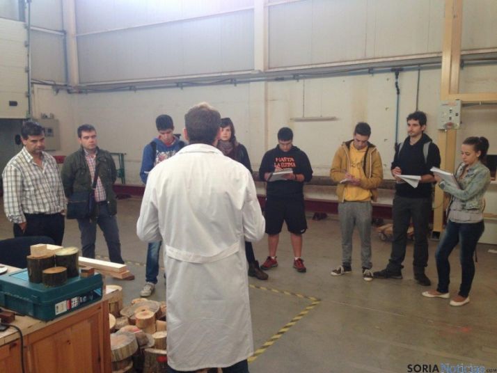 Visita universitarios a Cesefor