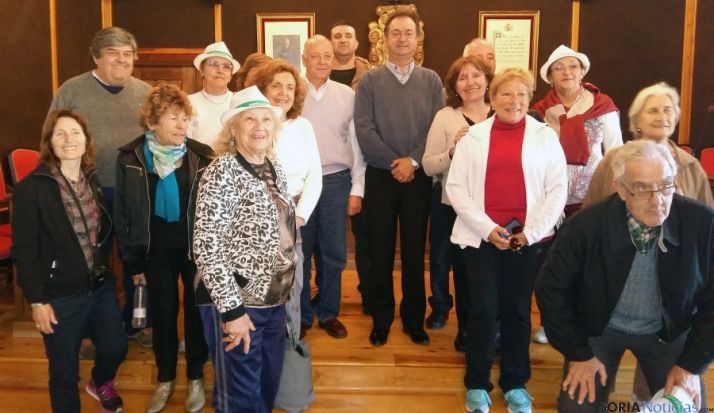 El grupo con el alcalde.