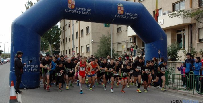 Arranque de la carrera frente a la Comandancia.