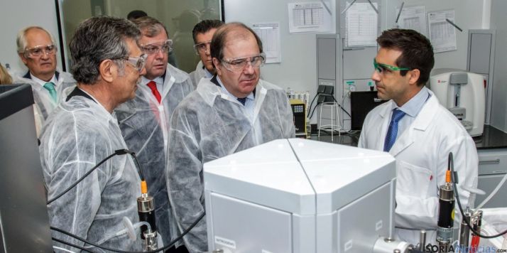 Juan Vicente Herrera (ctro.) este viernes en León. / Jta.