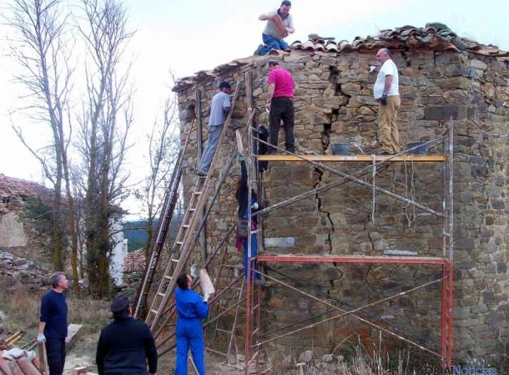 Labores en la iglesia de Sarnago.