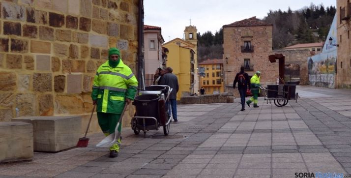 Los empleados honran a San Martín de Porres este miércoles. / SN
