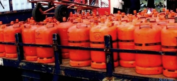 Bombonas de butano en un camión.