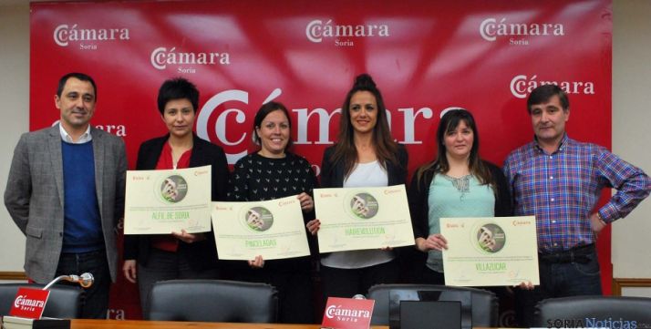 Los premiados tras recibir su galardón./SN