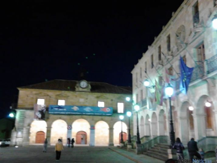 Banderas a media asta en el Ayuntamiento