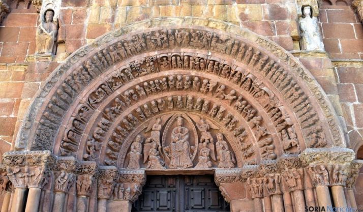 Los arcos de la entrada del templo soriano este lunes. / Jta.