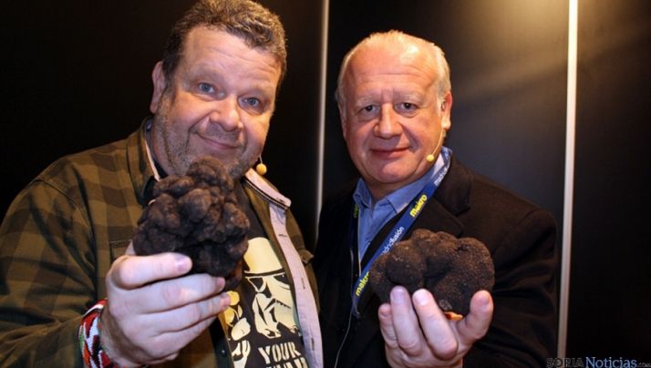 Chicote y Echanove con trufas sorianas en una edición de Madrid Fusión. / Dip