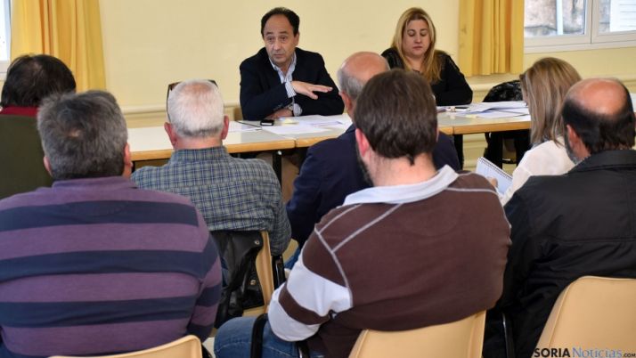 La reunión este jueves en Los Rábanos. / Jta.