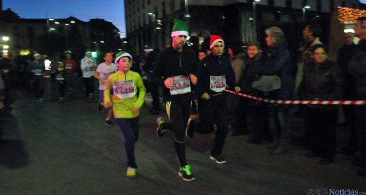Una de las imágenes de la carrera solidaria este sábado. / SN
